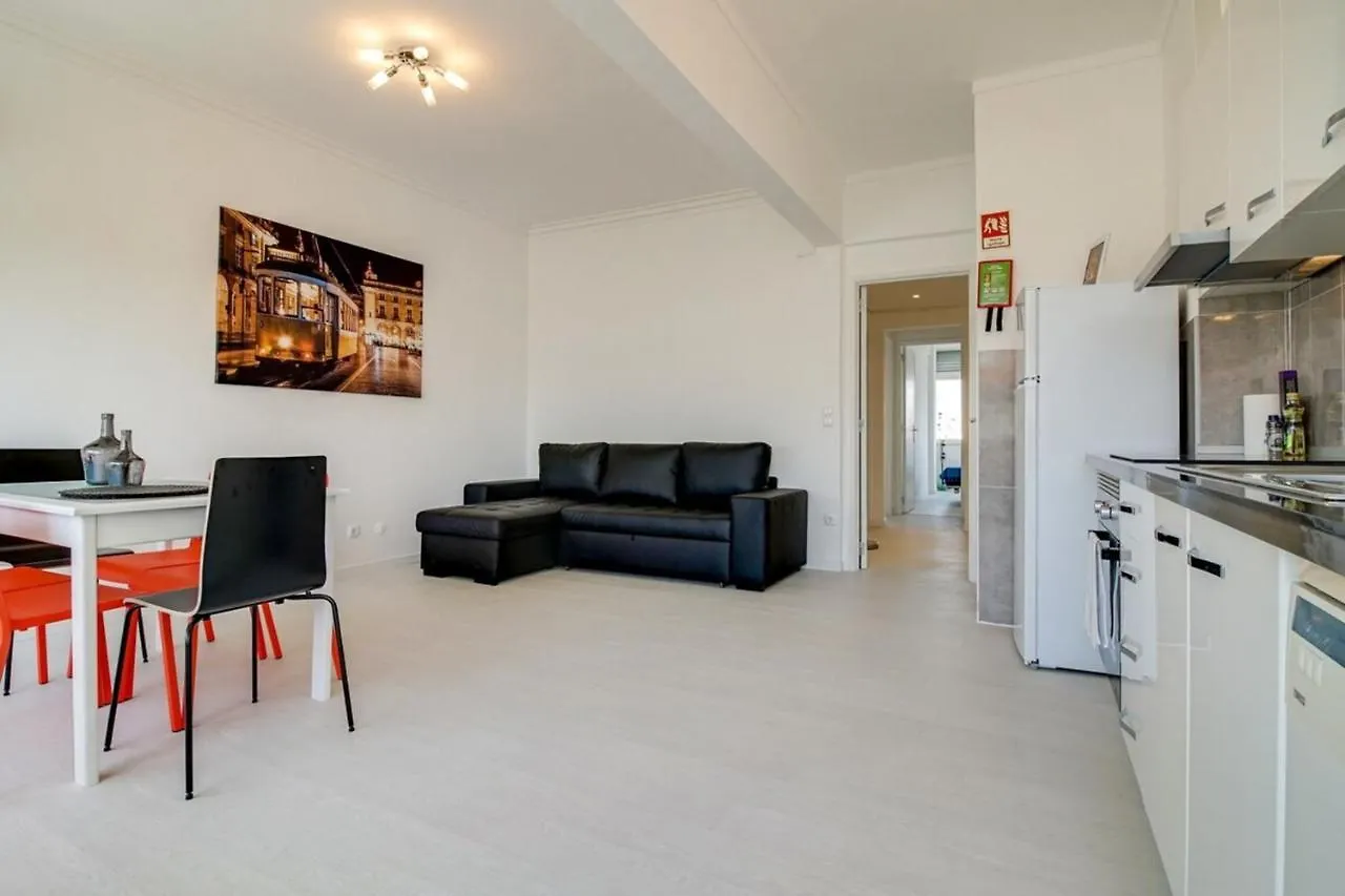 Modern 2 Bedroom Apartment With Views In Lisbon contacts