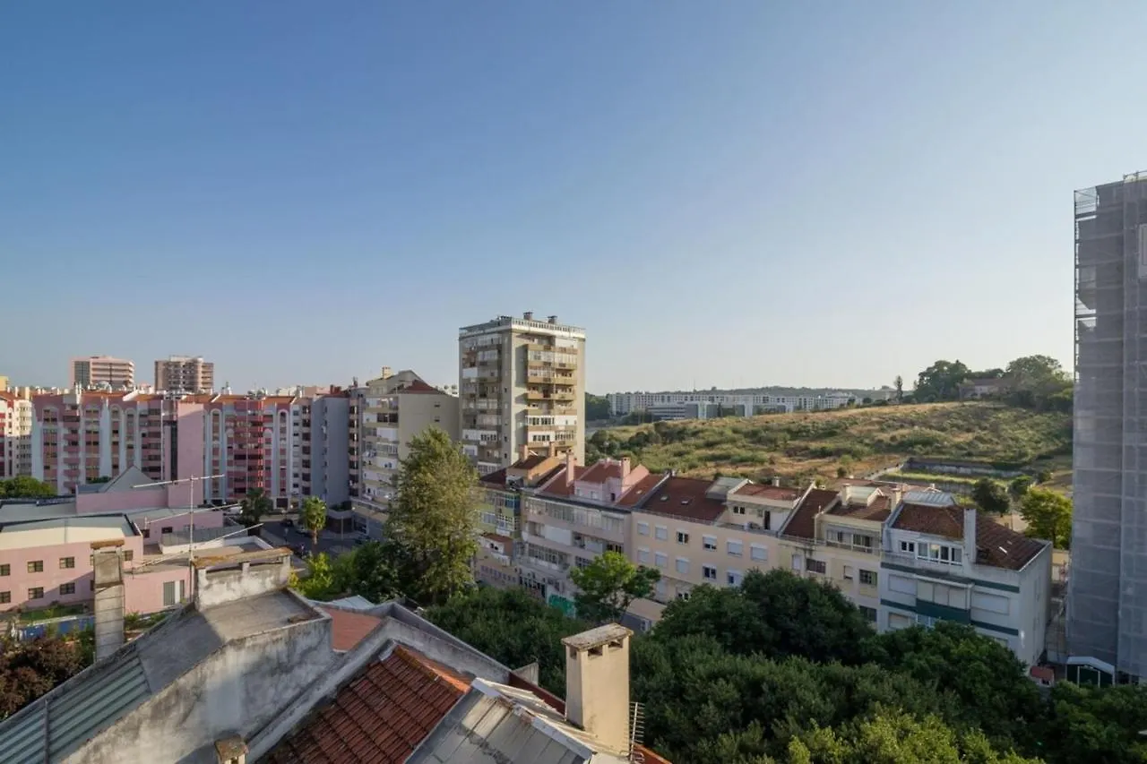 Modern 2 Bedroom Apartment With Views In Lisboa Πορτογαλία
